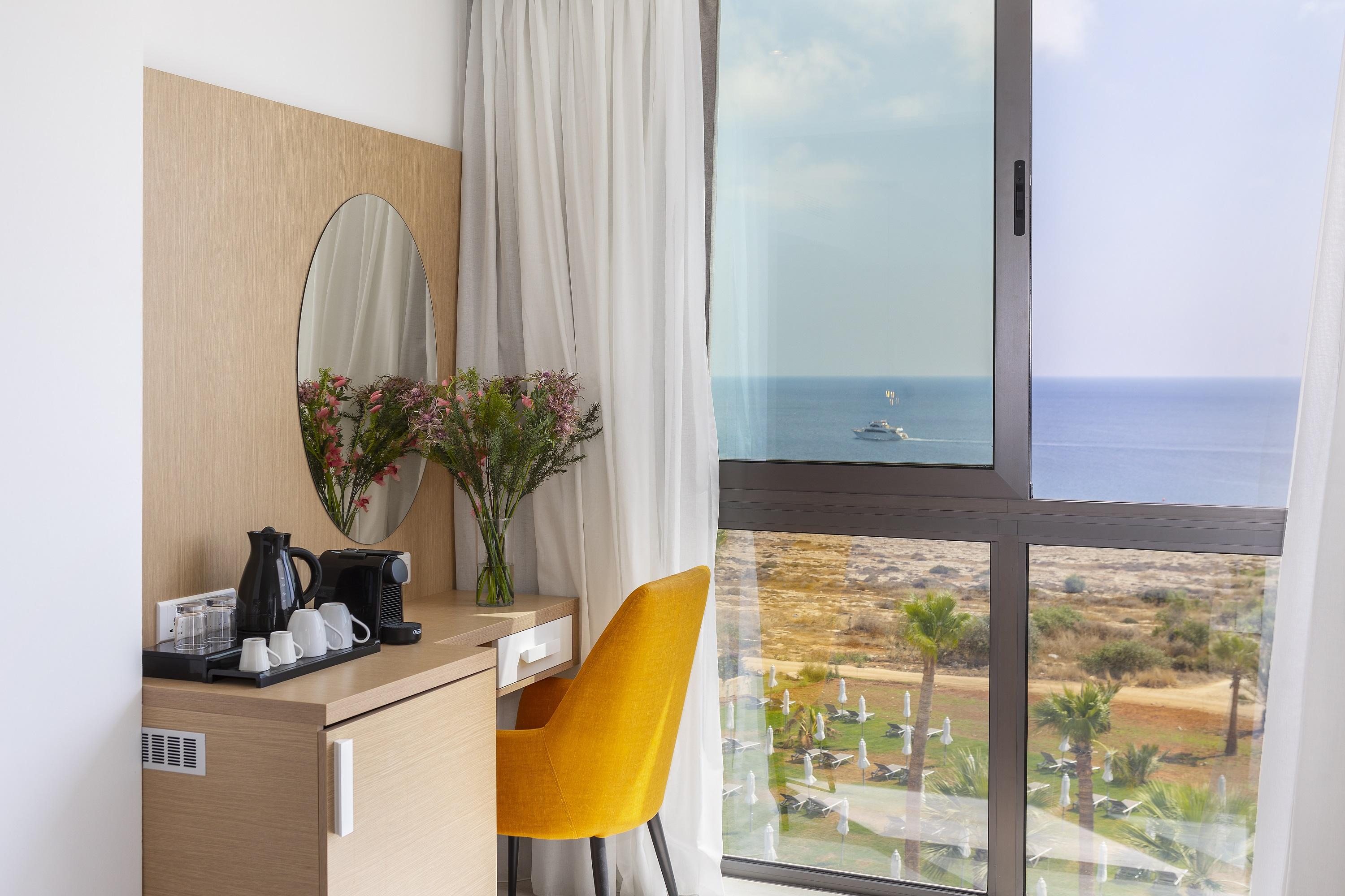Leonardo Crystal Cove Hotel & Spa - Adults Only Протарас Екстериор снимка